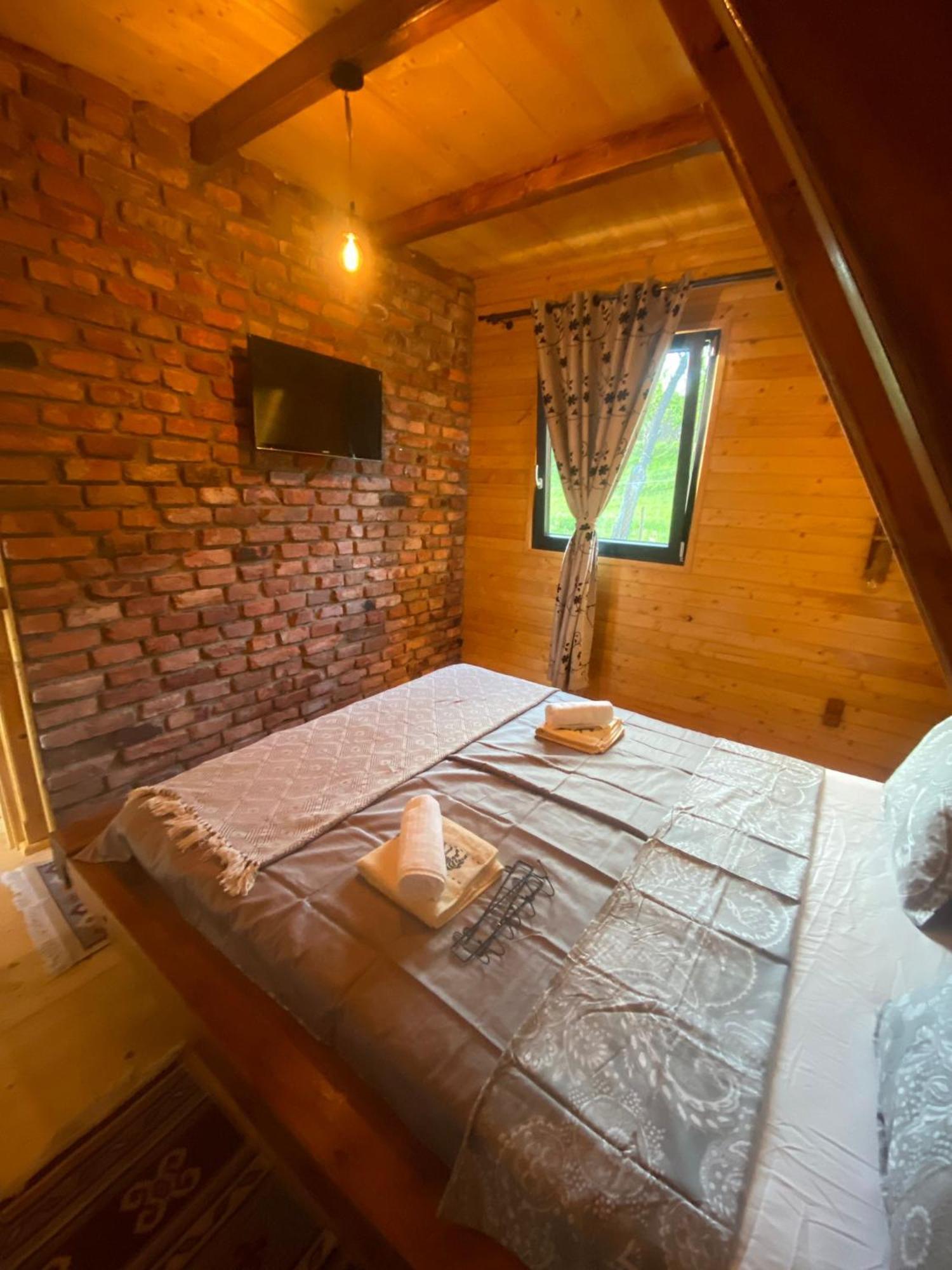 Wood & Bricks Chalet Giulesti Ngoại thất bức ảnh